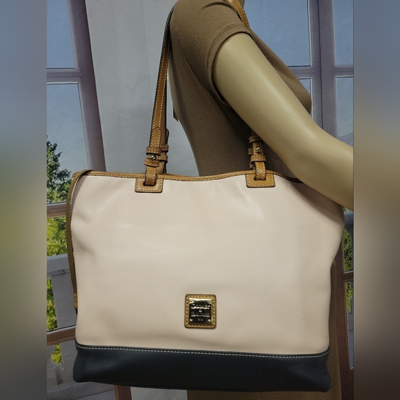 Dooney & Bourke Smooth Leather Pink Blush & Midnight Blue Tote Bag EUC - Picture 4 of 17